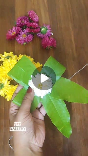 Toran Ideas, Mango Leaf Decorations For Pooja, Toran Making Ideas, Flower Toran, Mango Leaf Decorations, Mango Leaves Toran, Flower Garland Diy, Diwali Pooja, Diy Floral Decor