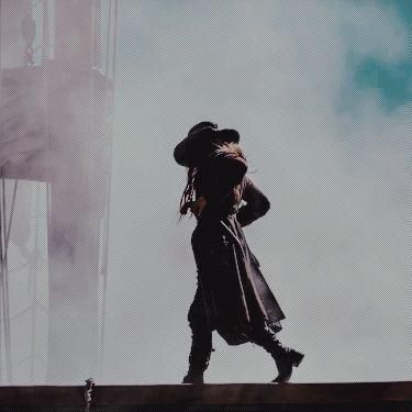 A dive into women in history that have made their mark as either explorers, water women, or pirates at times when such was deemed unconventional. Sapphic Pirate Aesthetic, Anne Bonny Aesthetic, Sadie Adler Aesthetic, Sapphic Pirates, Kate Barlow, Aesthetic Dragon, Sadie Adler, Danielle Victoria, Anne Bonny