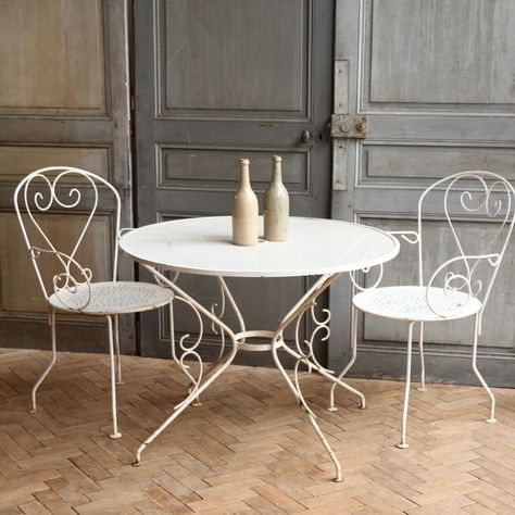 French Garden Furniture, French Cafe Table, Exterior Table, Circular Garden, Round Garden Table, White Metal Chairs, Metal Garden Table, Antique Cafe, Mid Century French