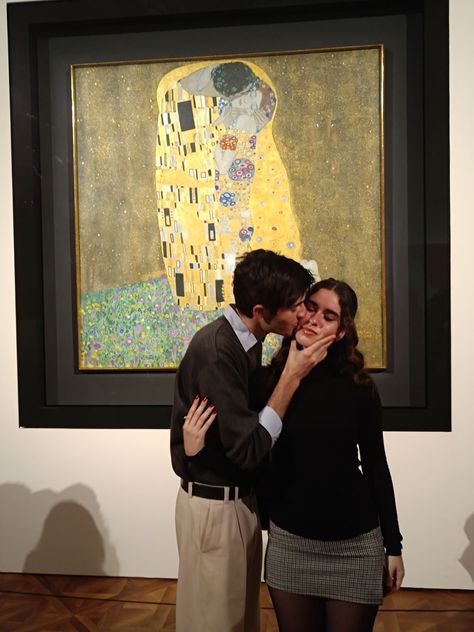 Love Relationship Pictures, Love Club Aesthetic, Manifest Relationship, The Kiss Klimt, The Kiss Painting, Couple Picture, Couple Romance, My Kind Of Love, The Love Club