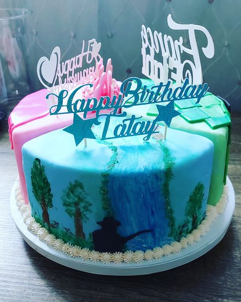 Multiple Celebration Cake, Cake For Triplets Birthday, Triple Birthday Cake, Birthday Cake For Multiple Birthdays, Birthday Cake For 3 People, Multi Theme Cake, Triplets Birthday Party Ideas, Multiple Birthday Cake Ideas, Triplet Birthday Cake