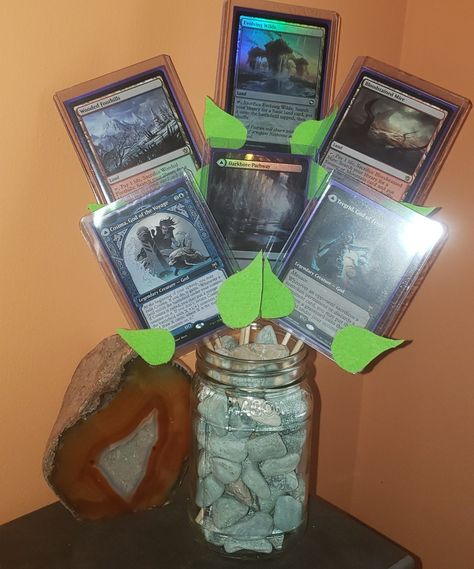 Mtg Birthday Party, Magic The Gathering Gifts, Boyfriend Birthday Ideas, Boyfriend's Birthday, Card Bouquet, Magic Birthday, Mtg Card, Magic Party, Magic Cards