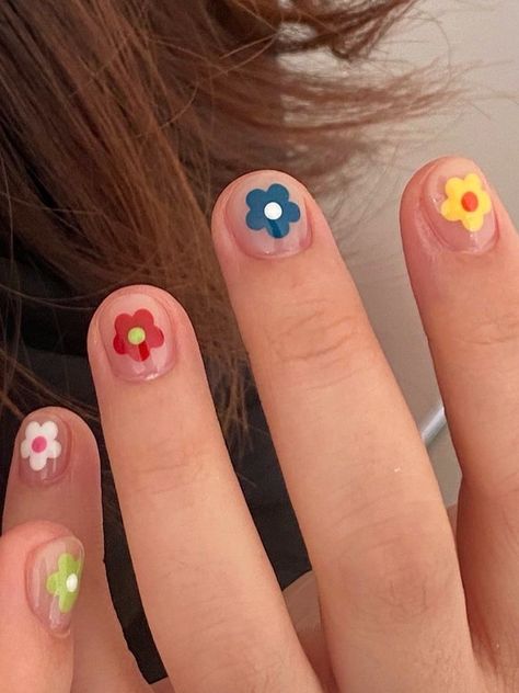 various colors of simple flower accent nails Simple Flower Nail Designs, Spring Nail Ideas, Retro Nails, Hippie Nails, Cute Simple Nails, Flower Nail Designs, Pretty Gel Nails, Flower Nail, Simple Flower