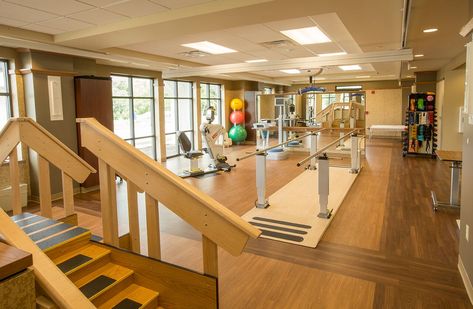 Pt Clinic Design Ideas, Physical Therapy Room, Physio Room, Physiotherapy Room, Rehabilitation Center Architecture, Healthcare Interior Design, Rehabilitation Centre, Physical Rehabilitation, Physiotherapy Clinic