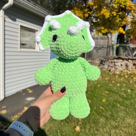 Hand Crafted Toys | Standing Triceratops Crochet Amigurumi Plushie | Color: Green/White | Size: Os Green Crochet Stuffed Animal, Fuzzy Crochet Amigurumi, Green Crochet Plushies, Green Things To Crochet, Jumbo Crochet Plushies Pattern Free, Crochet Animals Free Patterns Amigurumi, Green Crochet Ideas, Green Crochet Projects, Yarn Plushies