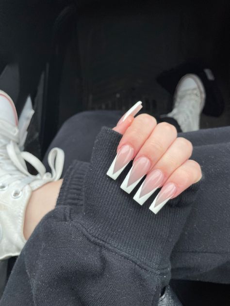 Cute White Acrylic Nails Coffin Medium, Nails Coffin White Tip, Narrow Coffin Acrylic Nails, White Tip Acrylic Nails Coffin, White Tip Coffin Acrylic Nails, White V Tip Acrylic Nails, Clear French Tip Acrylic Nails, White French Long Nails, White V Nails