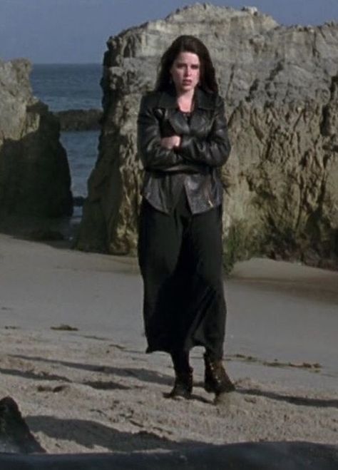 Bonnie Harper Outfits, Bonnie The Craft Outfits, Bonnie Harper The Craft, Neve Campbell The Craft, The Craft Fashion, Witchy Movies, Craft Outfit, Craft Outfits, Long Skirt Aesthetic