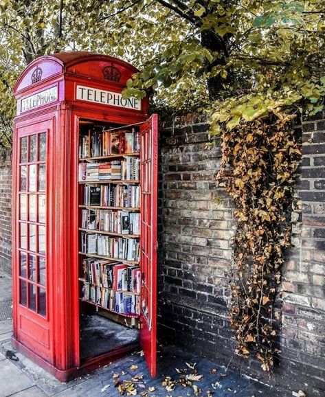 London Bookstore, Little Free Library Plans, Street Library, London Cheap, London Wallpaper, Red Telephone, London Dreams, Telephone Box, Instagram Guide