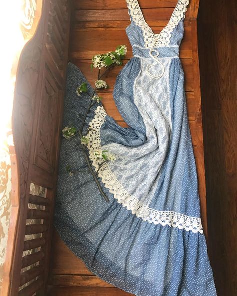 Strange Vintage on Instagram: “⚔️SOLD⚔️ 1970's vintage Gunne Sax sundress.. With the notorious Shamash & Yofi tag sewn right over the cut label.. Rn number is visible…” Sax Dress, Gunne Sax Dress, Lace Up Corset, Gunne Sax, One Love, Feminine Outfit, Cute Summer Outfits, Cosplay Outfits, Looks Vintage