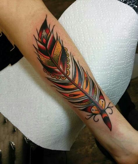 :-) Tattoo Plume, Native Tattoos, Tattoos Inspiration, Geometric Tattoos, Arrow Head, Writing Board, American Tattoos, Awesome Tattoos, Sailor Jerry