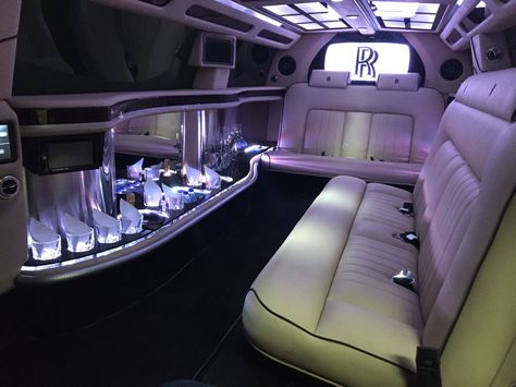 Rolls Royce Phantom Limousine, Limozeen Car, Rolls Royce Ghost Interior, Limo Interior, Rolls Royce Limo, Fame Aesthetic, Limousine Interior, Rolls Royce Interior, Rolls Royce Limousine