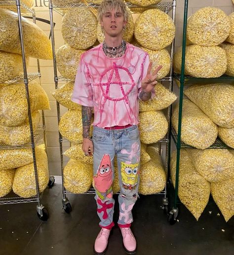 Summer Autumn Outfit, Blonde Dye, Colson Baker, Rocker Style, Punk Outfits, Emo Fashion, Pink Summer, Autumn Outfit, Halloween Outfits