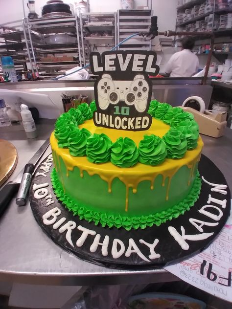 Level Up 10 Birthday Cake, Game On Cakes For Boys, Gamer Birthday Cake Ideas, Gamer Cakes For Boys, 9th Birthday Cakes For Boys, Video Game Birthday Party Cake, Video Game Cakes For Boys, Video Game Theme Cake, Level Up Birthday Cake