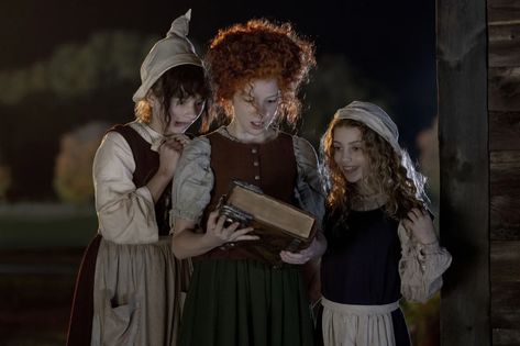 ‘Hocus Pocus 2’ on Disney+: Who is young Winifred Sanderson? - Deseret News Hermanas Sanderson, Hocus Pocus Winifred, Hocus Pocus Book, Hocus Pocus 1993, Hocus Pocus Movie, Kathy Najimy, The Sanderson Sisters, Winifred Sanderson, Hocus Pocus 2