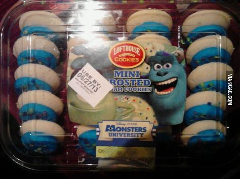 "I can't believe it! ...I'm on a cookie box!!!!" I really hope that was done on purpose, and that someone has a sense of humor! :D Doug Funnie, Mike Wazowski, Monsters University, Clipuri Video, Disney Memes, Have A Laugh, Disney And Dreamworks, The Villain, Disney Love