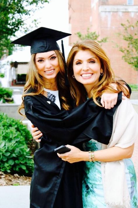 Yasmine Pahlavi with her oldest daughter Noor Pahlavi Noor Pahlavi, Farah Pahlavi, Reza Pahlavi, Pahlavi Dynasty, Farah Diba, Royal Families Of Europe, Diahann Carroll, Persian Empire, Royal Tiaras