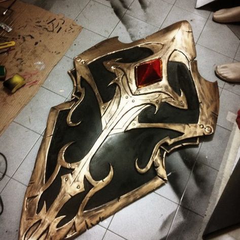 Fantasy Props, Fun Crafts To Do, Cool Swords, Fantasy Armor, Shield Design, Dnd Characters, Larp, Owl House, Concept Design