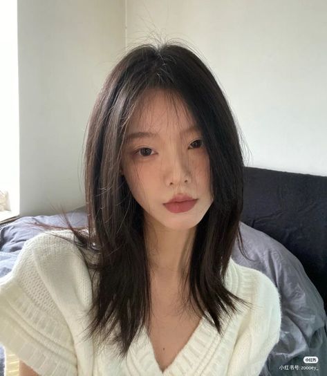 K Pop Idols Short Hair, Medium Hair Styles Asian, Straight Asian Haircut, Asian Medium Hair, Korean Straight Hair, Asian Haircut Medium, Haircut For Asian, Asian Girl Haircut, Straight Hair Asian