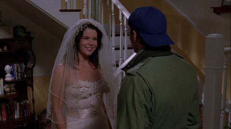 Lorelai Gilmore wedding dress ❤️ Lorelai Wedding Dress, Lorelai Gilmore Wedding Dress, Lorelai Gilmore Wedding, Luke And Lorelai Wedding, Gwen And Gavin, Movie Wedding Dresses, Luke And Lorelai, Amy Sherman Palladino, Tv Weddings