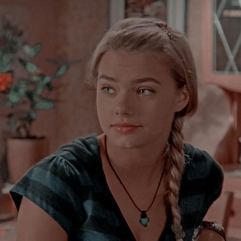 Bella H2o, Bella Hartley, No Ordinary Girl, Indiana Evans, H2o Mermaids, Pretty Mermaids, Mako Mermaids, Complicated Relationship, Ordinary Girls