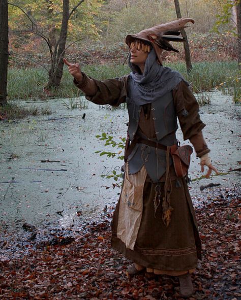 Larp Forge D&d Cosplay, Mage Costume, Dnd Cosplay, Creature Costume, Medieval People, Witch Clothes, Morpheus Sandman, Larp Costumes, Medieval Witch