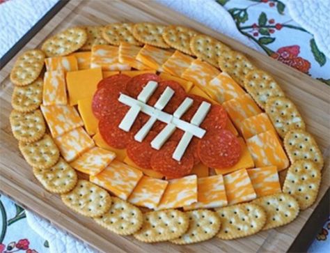 Football Shaped Foods, Football Party Foods, Bowl Party Food, Football Snacks, Football Party Food, Superbowl Snacks, Super Bowl Party, Superbowl Party Food, Tailgate Food