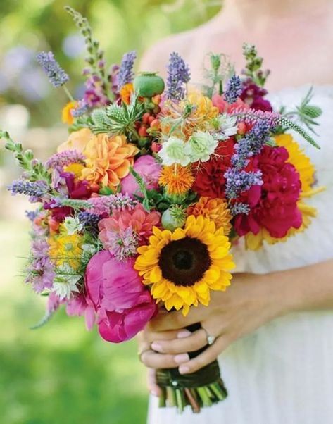 22 Stunning Sunflower Wedding Bouquet Ideas - hitched.co.uk Wedding Flower Guide, Sunflower Wedding Bouquet, Boda Mexicana, Flower Guide, Blue Wedding Flowers, Summer Bouquet, Diy Wedding Bouquet, Wedding Flower Inspiration, Sunflower Wedding