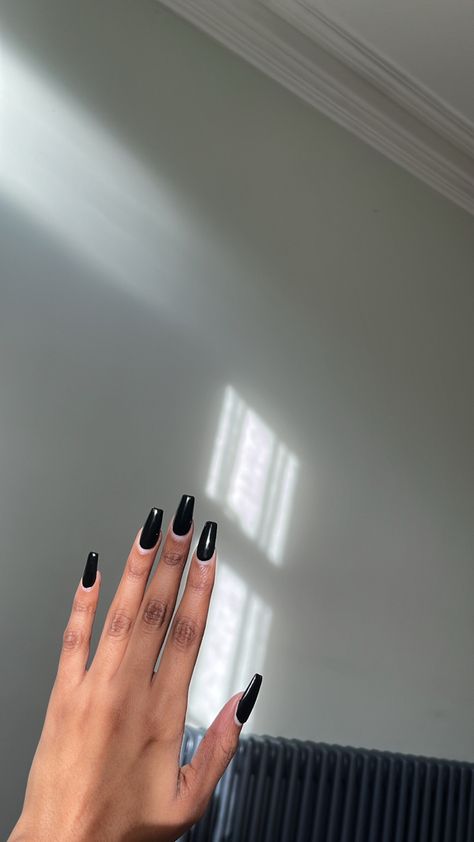 Nails Business, Acrylic Nails Nude, 2023 Nails, Shape Nails, Girly Acrylic, Matte Black Nails, Nails Nude, Hand Photo, Girly Acrylic Nails