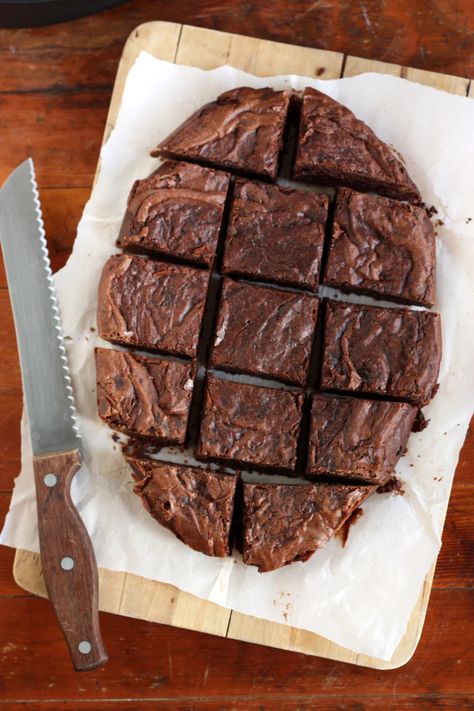 Slow Cooker Brownies, Slow Cooker Fudge, Slow Cooker Cake, Crockpot Cake, Slow Cooker Baking, Crock Pot Desserts, Chocolate Fudge Brownies, Slow Cooker Desserts, Crock Pot Slow Cooker