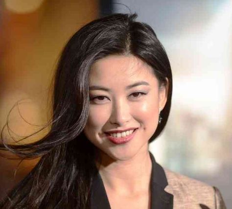 Zhu Zhu Affairs, Age, Net Worth, Height, Bio and More Check more at https://thepersonage.com/zhu-zhu/ Zhu Zhu, Celebrity Haircuts, Day Lewis, What Women Want, Actor John, Body Figure, Asian Celebrities, Hair Color For Black Hair, Chinese Actress