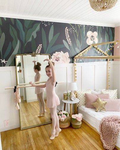 Ballerina Decor Bedroom, Ballet At Home, Ballet Bedroom, Dance Bedroom, Ballerina Bedroom, Ballet Room, Ballerina Room, Ballet Bar, Ballerina Decor