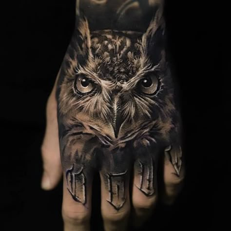 140 Owl Tattoos: Meanings, Styles and Ideas | Art and Design Owl Eye Tattoo, Mens Owl Tattoo, Traditional Owl Tattoos, Realistic Owl Tattoo, Tattoo Main, Shen Long Tattoo, Owl Tattoo Sleeve, Unique Hand Tattoos, Herren Hand Tattoos