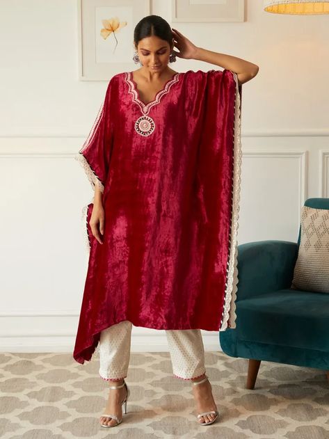 Velvet Kaftan Dress, Velvet Caftan, Velvet Kaftan, Velvet Outfits, Plain Suits, डिजाइनर कपड़े, Suits 2023, Velvet Embroidery, Kaftan Designs