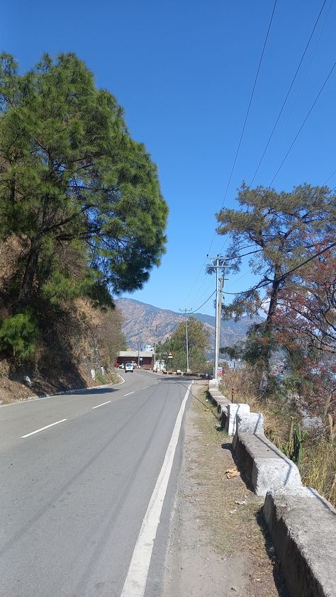 Silent, Serene Road 
Clicked by Paramjit Singh Real Nature Pictures Beautiful, Real Nature Photography, Nature Snapchat, Snaps Videos, Traveling Video, Christmas Instagram Pictures, Water Sound, Mount Abu, Clever Captions For Instagram