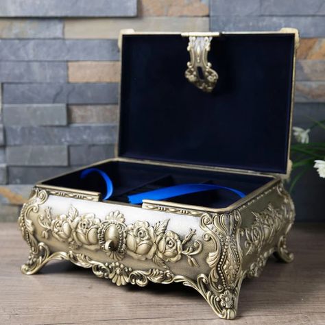 Size Xl Vintage Jewelry Box 2 Layers Metal Art Craft Trinket Box Flower Carved With Stone Decor Gift Package Home Decoration - Jewelry Packaging & Display - AliExpress Fancy Diamond Ring, Antique Jewelry Box, Flower Carving, Silver Decor, Display Type, Vintage Jewelry Box, Gift Package, Stone Decor, Jewelry Storage