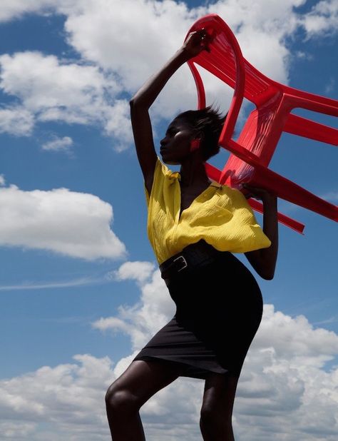 Viviane Sassen Combines Surrealism And Fashion - IGNANT Vivian Sassen, African Photography, Paradise Garage, Hand Positions, Viviane Sassen, Film Inspiration, Famous Photographers, Female Photographers, New Paris