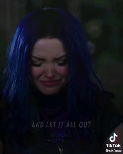 Descendants Edits Video, Dove Cameron 2022, I'm Mad At Disney, Descendants Videos, Vampire Diaries Songs, Disney Descendants Characters, Old Kids Shows, Dave Cameron, Evie Descendants