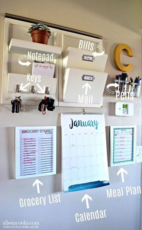 How to create a family command cente Parent Command Center, Diy Command Center, Uppfostra Barn, Home Command Center, Organize Life, Diy Home Decor For Apartments, Family Command Center, Interior Bathroom, Organisation Hacks