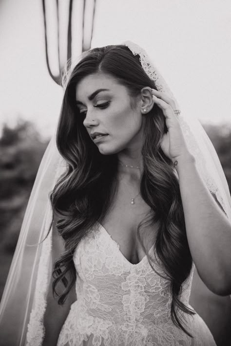 Hair Down Wedding Brunette, Lose Wedding Hair, Tousled Wedding Hair Down, Wedding Simple Hair, All Down Wedding Hair Side Part, Bridal Wedding Hair Down With Veil, Wedding Hair For Bride With Veil Down, Wedding Hairstyles Brunette Down, Bridal Hairstyles For Long Straight Hair