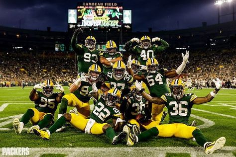 Green Packers, Lambeau Field, Packers Football, Go Pack Go, Bad Timing, Wallpaper Ideas, Nfl Teams, Pinterest Board, Green Bay Packers