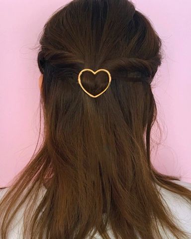 INU INU (@shopinuinu) Heart Clips Hair, Heart Hair Accessories, Heart Hair Pin, Heart Hair Clips, Gold Hair Accessories, Kawaii Hairstyles, Christmas Hearts, Heart Hair, Hair Accessories Clips