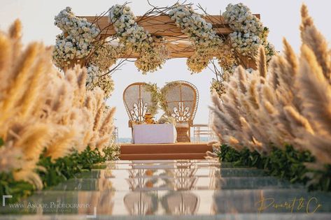 Rustic Mandap, Bohemian Indian Wedding, Clear Marquee Wedding, Mandap Decoration Ideas, Wedding Decor Mandap, Mandap Setup, Mandap Ideas, Mandap Decoration, Mandap Design