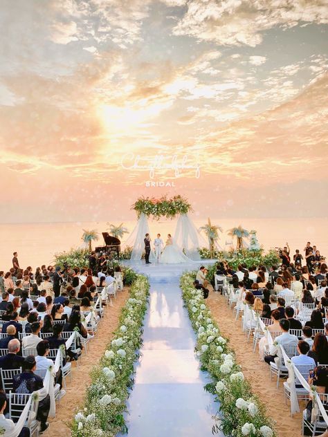 Outside Wedding Decorations Summer, Tulum Wedding Decor, Beach Wedding Ceremony, Wedding Setup, Dream Beach Wedding, Dream Wedding Decorations, Wedding Backdrop Design, Dream Wedding Venues, Wedding Aisle Decorations