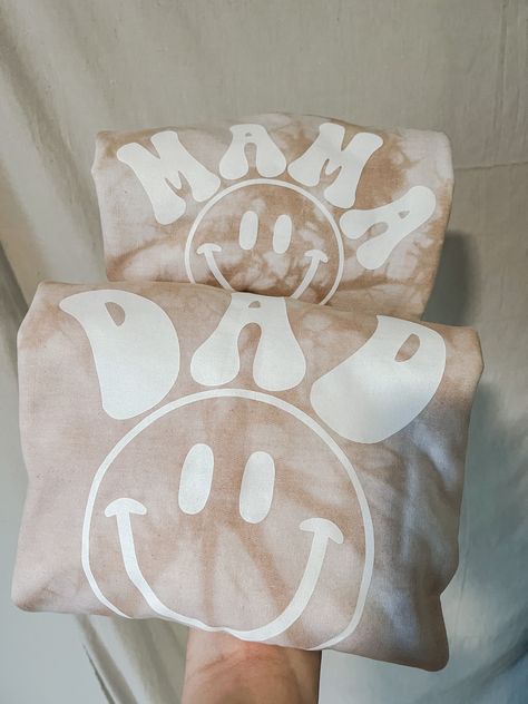 Mom And Dad Sweatshirts, Gender Reveal Outfits For Mom, Gender Reveal Outfit For Mom, Motherhood University, Mom And Dad Shirts, Mama Outfits, Gender Reveal Outfit, Pregnant Announcement, Baby Announcement To Parents