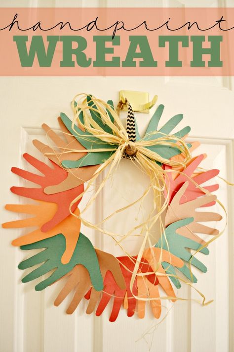 Simple Fall handprint wreath craft for kids. These are the best Fall handprint craft ideas! Hand Print Wreath, Handprint Wreath, Hand Wreath, Fall Handprint Crafts, November Crafts, Keepsake Crafts, Fall Arts And Crafts, 2 Hands, Thanksgiving Art