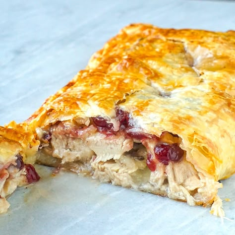 Easy Leftover Turkey Strudel, using store bought frozen puff pastry. What could be easier after Thanksgiving or Christmas, than this delicious pastry wrapped leftover turkey, served with leftover gravy too.#christmas #thanksgiving #leftovers #leftoverturkey #turkeyrecipes Puff Pastry Thanksgiving, Turkey Leftovers Recipes, Recipes Puff Pastry, Christmas Leftovers Recipes, Leftover Gravy, Newfoundland Recipes, Leftover Thanksgiving, Thanksgiving Leftover, Thanksgiving Leftover Recipes