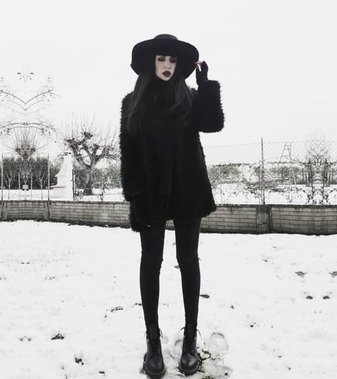 Veronica Anacleti on instagram Veronica Anacleti, Goth Inspiration, Winter Outfits Snow, Snow Outfit, Our New Home, First Snow, Mansion Wedding, Haunted Mansion, Goth Outfits