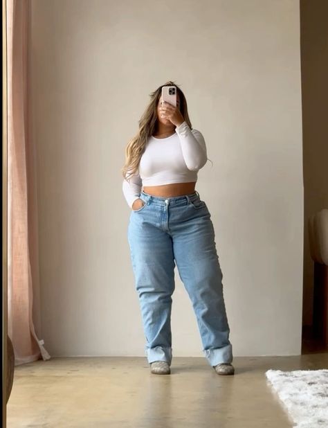 Mid Rise Baggy Jeans Outfit, Cute Midsize Outfits, Outfits For Curvy Women, Style Midsize, Style Inspo Summer, Outfit Casual Chic, Plus Size Baddie Outfits, Midsize Outfits, Famous Outfits