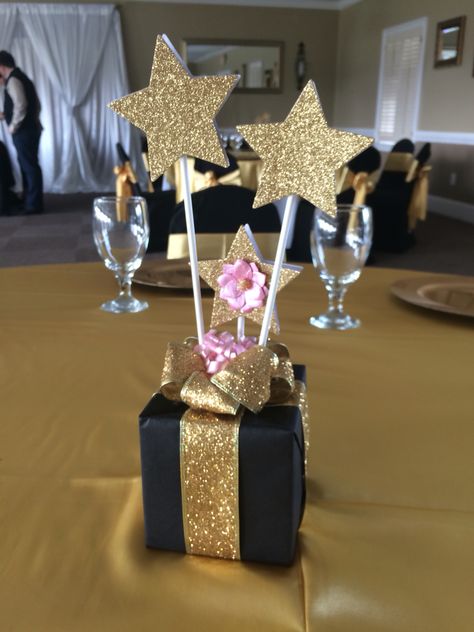 Black And Gold Centerpieces Diy, Black And Gold Centerpieces Birthday, Gold Centerpieces Diy, Baby Shower Centerpiece Ideas, Black And Gold Centerpieces, Hot Air Balloon Centerpieces, Diy Baby Shower Centerpieces, Elephant Centerpieces, Elephant Baby Shower Theme