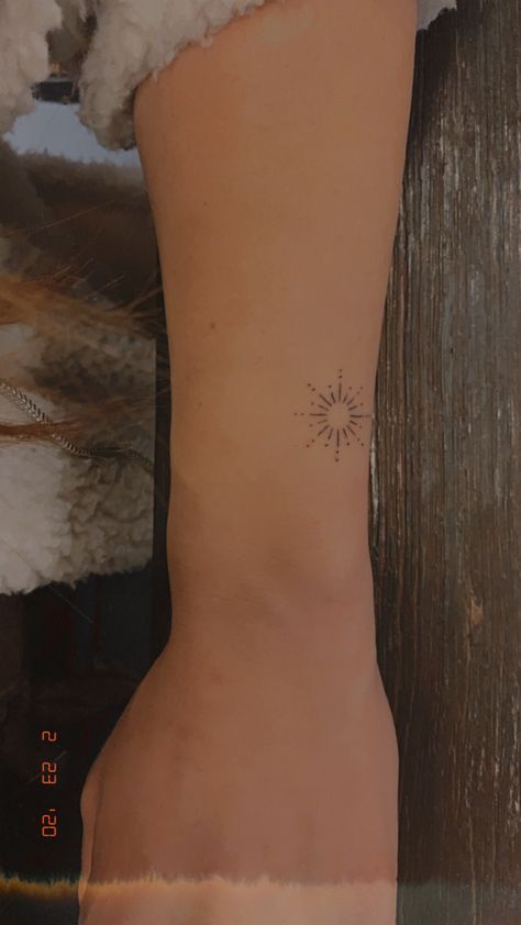 Sun Tattoo Danty, Sun Tattoo Small Back, Sunshine Tattoo Back Of Arm, Sun Tattoo With Date, Small Sunburst Tattoo, Sun Tattoo Placement For Women, Sun Quotes Tattoo, Minimalist Sun Tattoo Simple, Sun Lines Tattoo